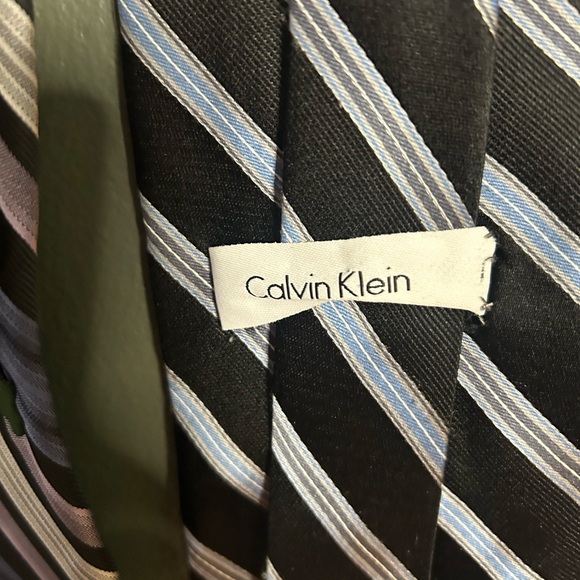 Lot of Five (5) Men’s Neck Ties Assorted Brands - Picture 4 of 7